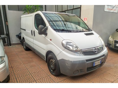 Opel Vivaro 2.5 CTDI L2H1 Auto